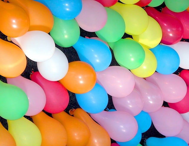 balloons decoration idea for gazebo