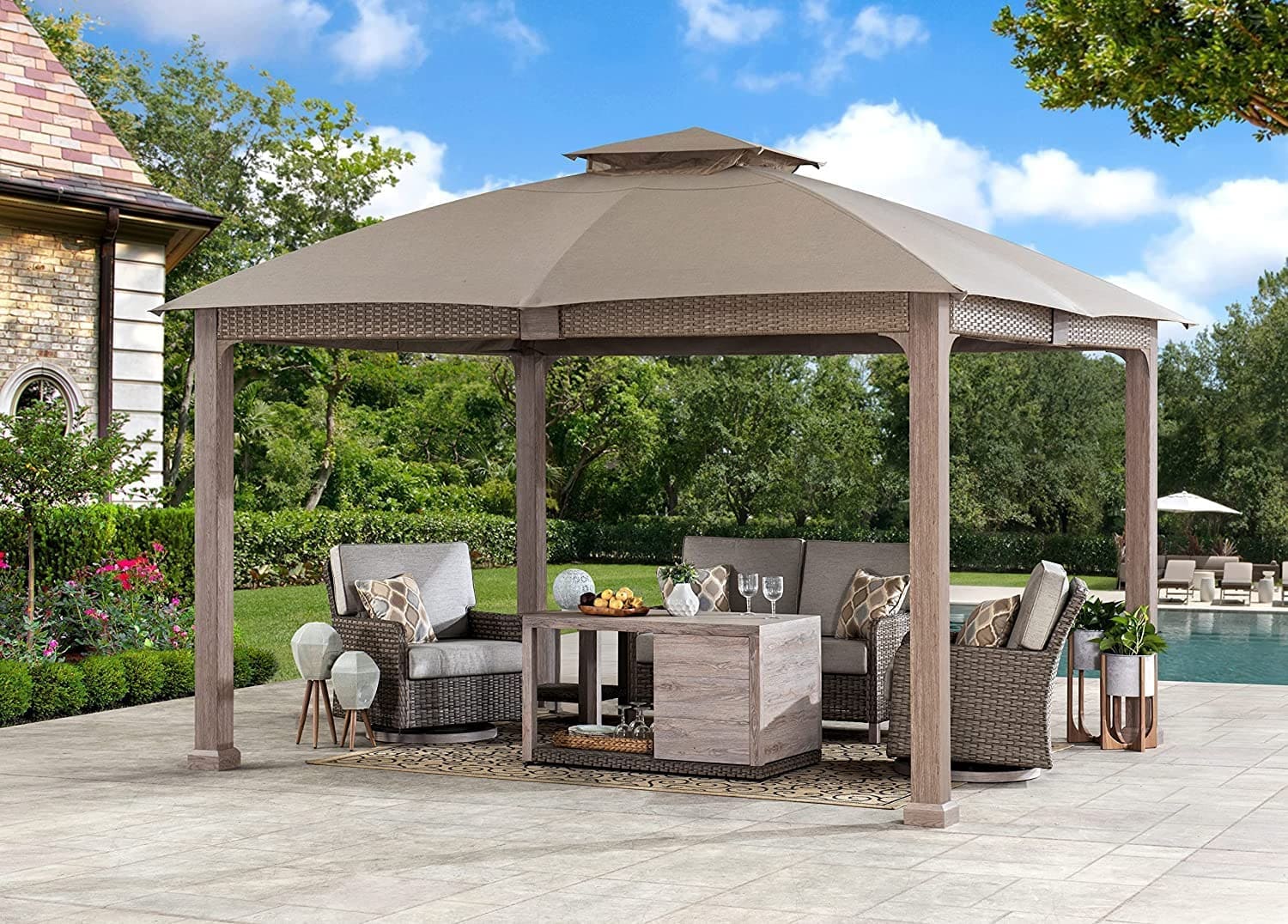 Gazebo vs Pergola - What's the Difference? [Guide 2023]