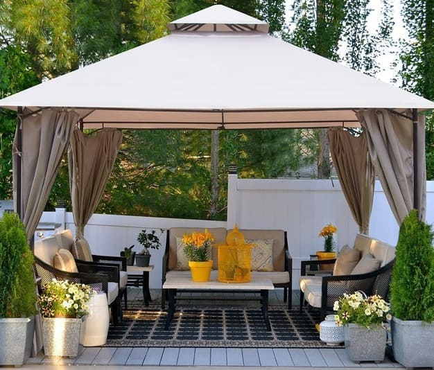 Pros and Cons of Wooden Gazebos